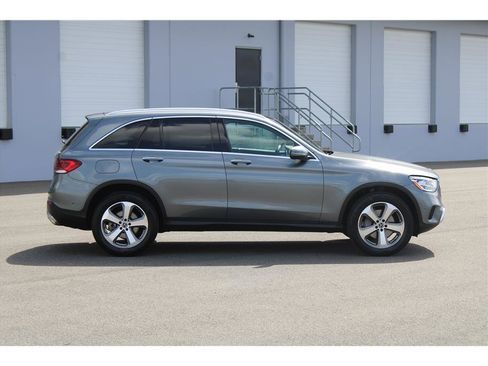 Used 2021 Mercedes-Benz GLC 300 4MATIC image 4