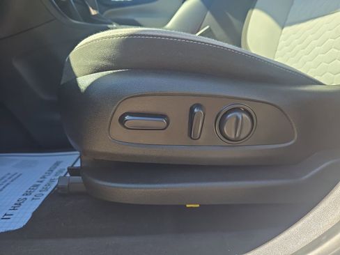 Used 2018 Chevrolet Equinox LT image 13