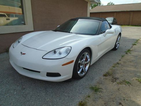 Used 2009 Chevrolet Corvette Convertible w/ Preferred Equipment Group RWD image 3