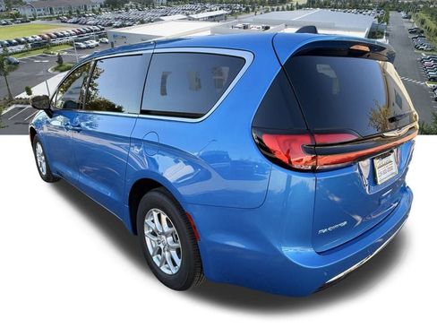 New 2026 Chrysler Pacifica Select image 11