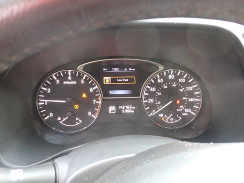 Used 2015 Nissan Pathfinder Platinum w/ Family Entertainment Package image 30