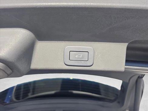 Certified 2025 Jaguar F-PACE R-Dynamic S image 13