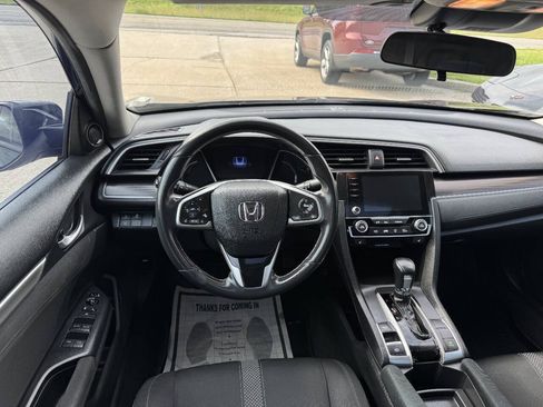 Used 2019 Honda Civic EX image 17
