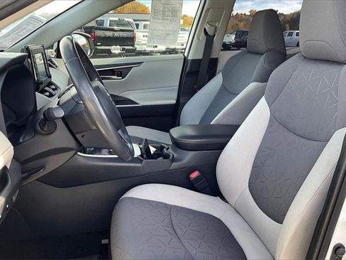 Used 2021 Toyota RAV4 AWD Hybrid image 27