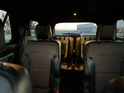 Used 2017 Ford Explorer XLT image 14