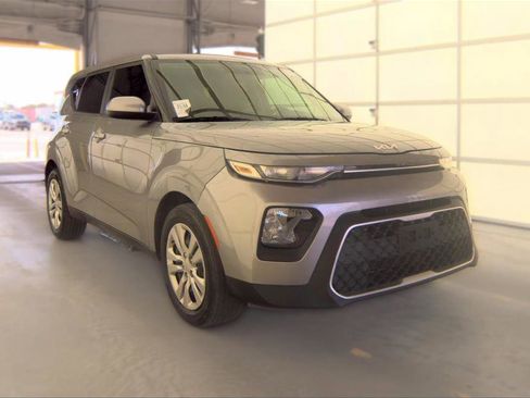 Used 2022 Kia Soul LX FWD image 1