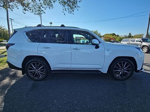 Used 2022 Lexus LX 600 F Sport image 8