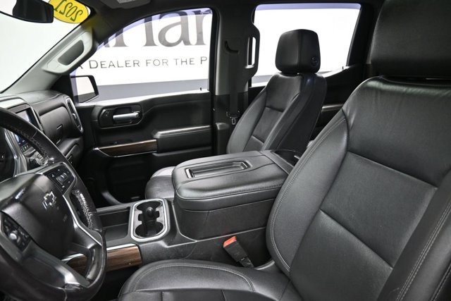 Used 2021 Chevrolet Silverado 1500 RST w/ Convenience Package II AWD/4WD image 17