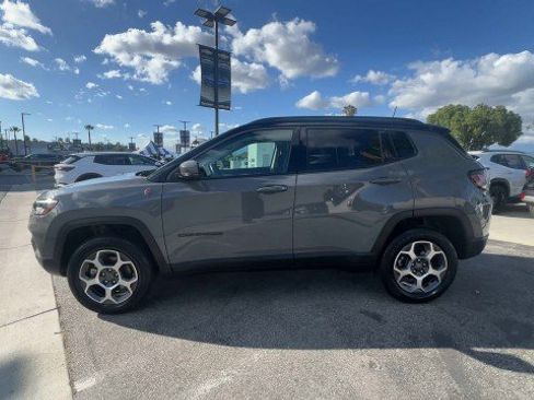 Used 2022 Jeep Compass Trailhawk w/ Trailhawk Elite Group image 5