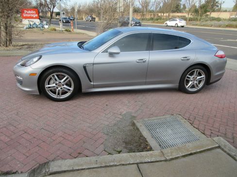 Used 2013 Porsche Panamera S image 3