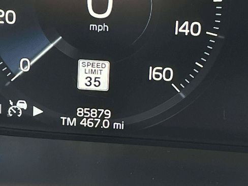 Used 2017 Volvo XC90 T6 Momentum w/ Vision Package AWD/4WD image 22