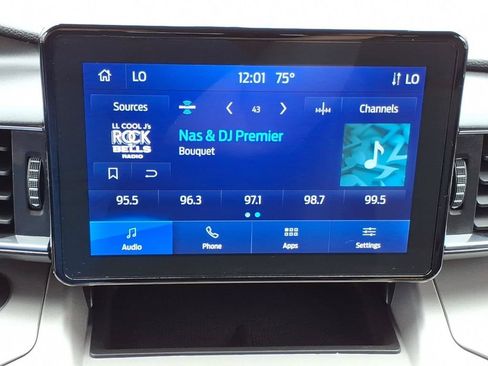 Used 2024 Ford Explorer XLT w/ Equipment Group 202A AWD/4WD image 16