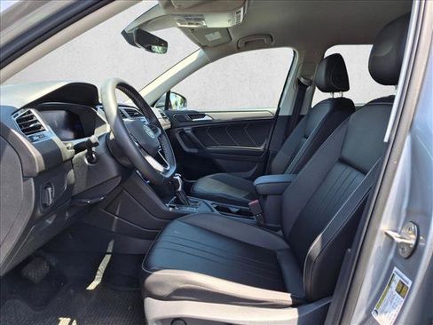 Used 2022 Volkswagen Tiguan SE FWD image 15