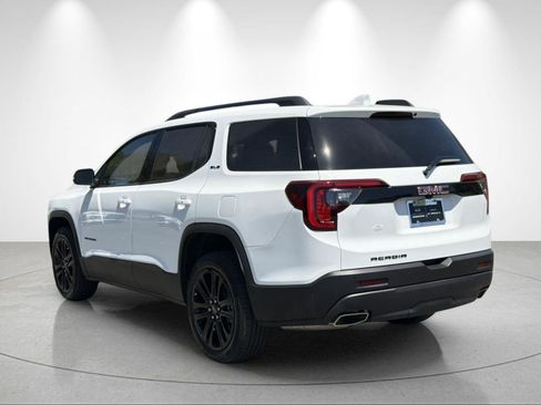 Used 2023 GMC Acadia SLE w/ Driver Convenience Package FWD image 3