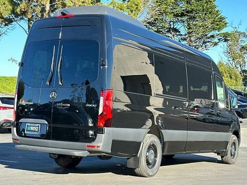 Used 2024 Mercedes-Benz Sprinter 2500 image 4