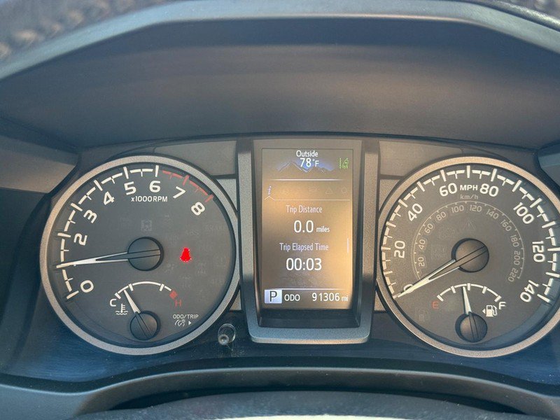 Used 2018 Toyota Tacoma TRD Sport AWD/4WD image 22