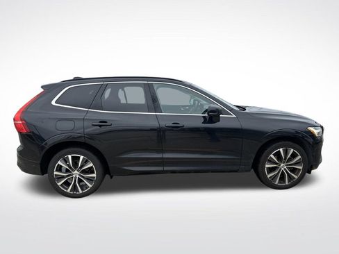 Used 2022 Volvo XC60 B5 Momentum w/ Protection Package Premier FWD image 7