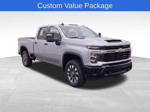 Used 2025 Chevrolet Silverado 2500 Custom w/ Custom Value Package AWD/4WD image 5