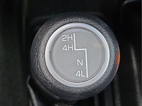 Used 2018 Jeep Wrangler Sport AWD/4WD image 28