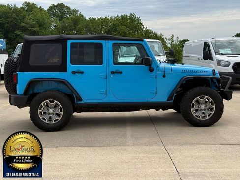 Used 2018 Jeep Wrangler Unlimited Rubicon w/ Connectivity Group AWD/4WD image 4