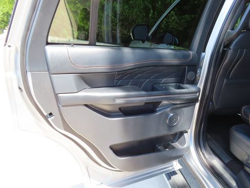 Used 2023 Ford Expedition Platinum AWD/4WD image 30