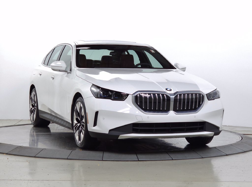 Used 2024 BMW 530i xDrive w/ Convenience Package AWD/4WD image 1