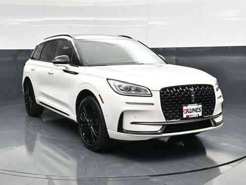 Used 2023 Lincoln Corsair Reserve w/ Equipment Group 202A AWD/4WD image 6
