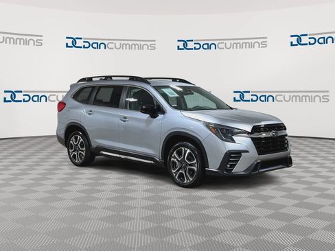 Used 2024 Subaru Ascent Limited AWD/4WD image 2