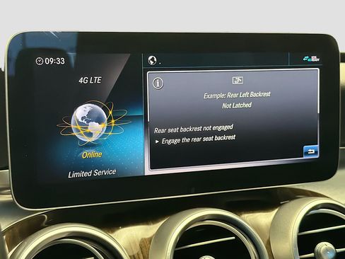 Used 2019 Mercedes-Benz C 300 Sedan w/ Premium Package image 9