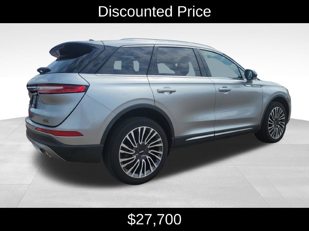 Used 2022 Lincoln Corsair Reserve w/ Elements Package AWD/4WD image 3