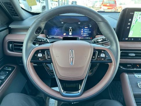 Used 2025 Lincoln Aviator Reserve AWD/4WD image 33