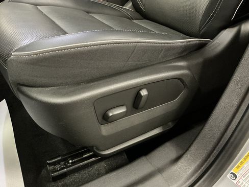 Used 2023 Buick Envision Essence FWD image 21