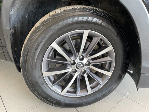 Used 2017 Toyota Highlander XLE image 11