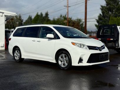 Used 2018 Toyota Sienna LE