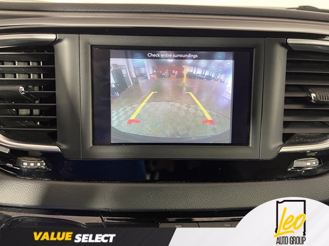 Used 2020 Chrysler Pacifica Touring-L w/ Tire & Wheel Group FWD image 12