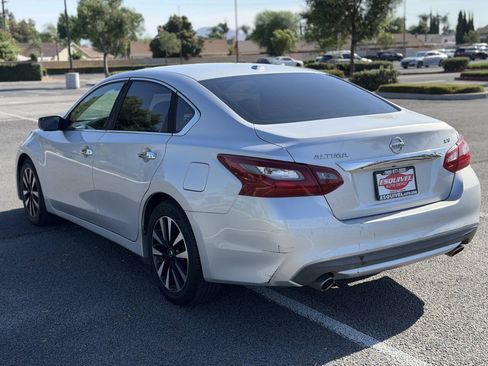 Used 2018 Nissan Altima 2.5 SV FWD image 5