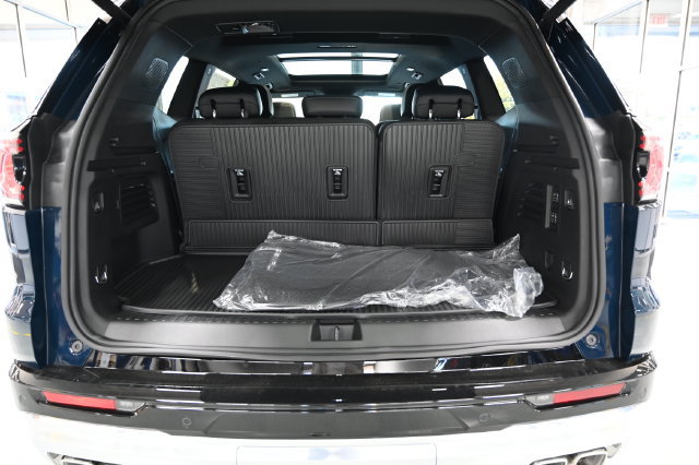 New 2027 GMC Acadia Denali w/ Denali Reserve Package AWD/4WD image 31
