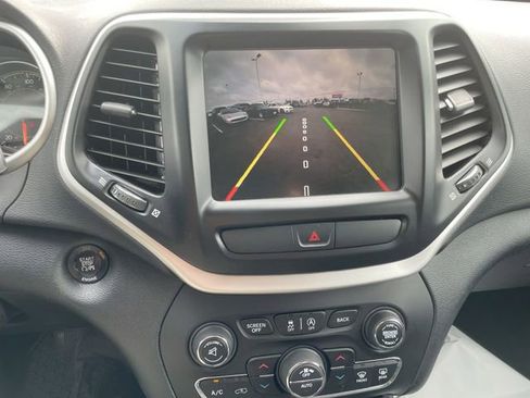 Used 2016 Jeep Cherokee Trailhawk w/ Comfort/Convenience Group image 23