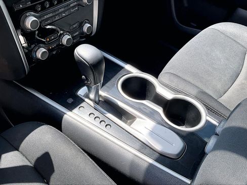 Used 2017 Nissan Pathfinder SV image 16