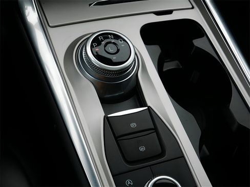 Used 2023 Ford Explorer Platinum w/ Technology Package image 24