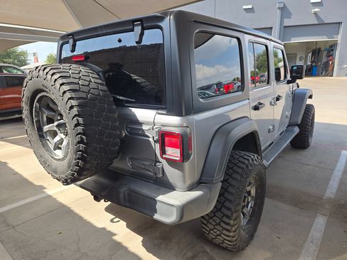 Used 2018 Jeep Wrangler Unlimited Sport S AWD/4WD image 2