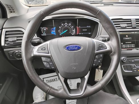 Used 2016 Ford Fusion SE image 8