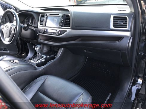 Used 2016 Toyota Highlander XLE w/ Protection Package #3 image 22