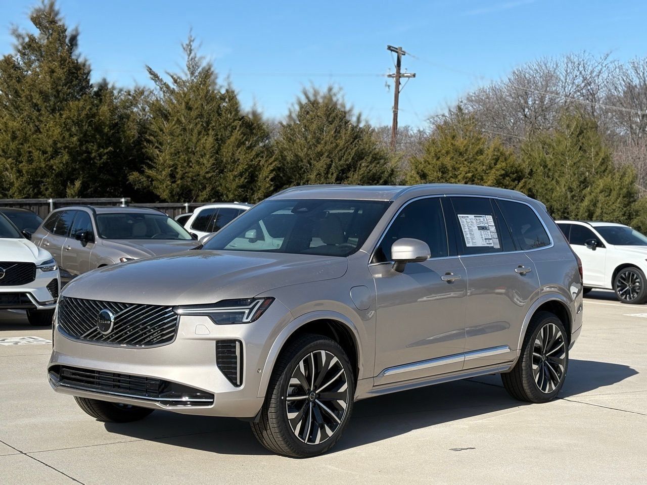New 2026 Volvo XC90 T8 Plus w/ Protection Package Premier AWD/4WD image 3