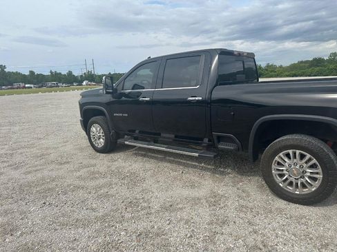Used 2021 Chevrolet Silverado 2500 High Country w/ Z71 Off-Road Package AWD/4WD image 7