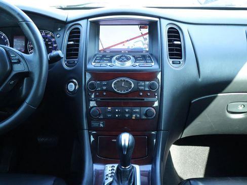 Used 2017 INFINITI QX50 2WD w/ Premium Plus Package image 16