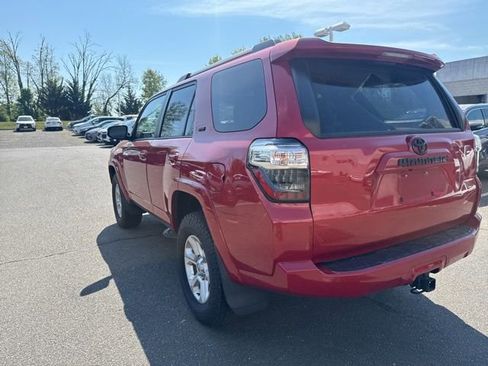 Certified 2022 Toyota 4Runner SR5 Premium w/ Moonroof Package AWD/4WD image 11