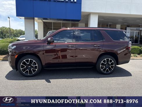 Used 2022 Chevrolet Tahoe RST w/ Luxury Package RWD image 2