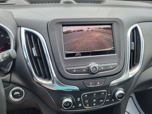 Used 2024 Chevrolet Equinox LT FWD image 16
