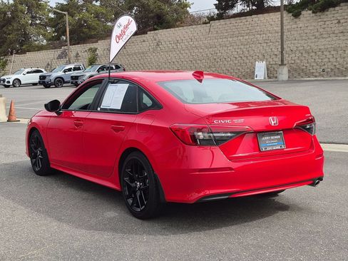 Used 2024 Honda Civic Sport image 3